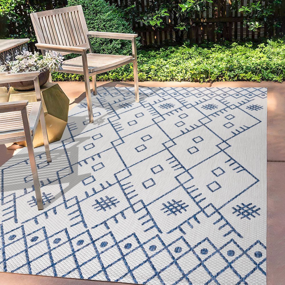 Boho Moroccan Indoor/Outdoor Area Rug. Picture 5