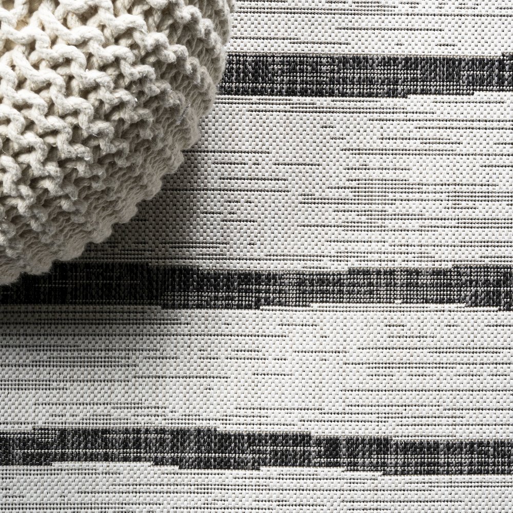 Colonia Berber Stripe Indoor/Outdoor Area Rug. Picture 4