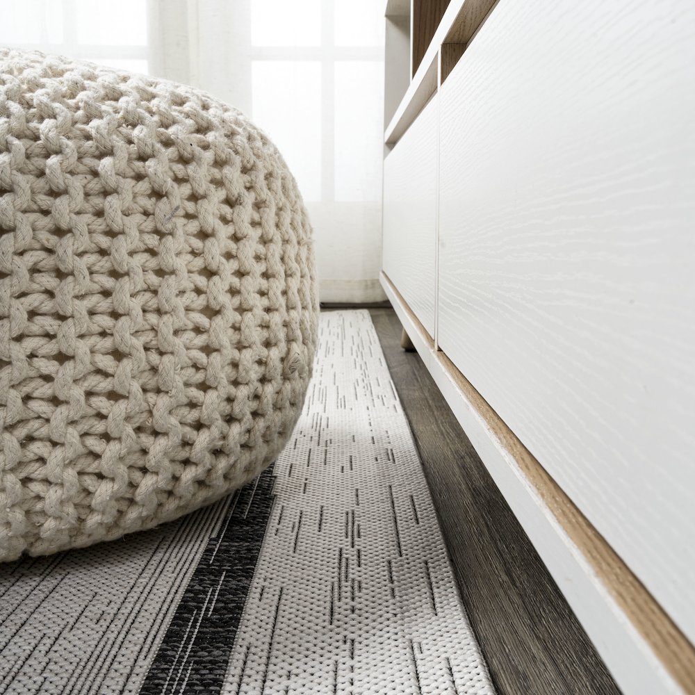 Colonia Berber Stripe Indoor/Outdoor Area Rug. Picture 7