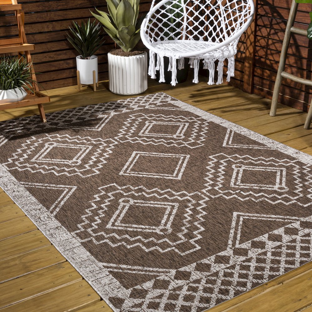 Marokko Diamond Tribal Medallion Indoor/Outdoor Area Rug. Picture 7
