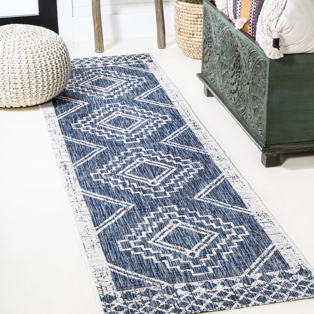 Marokko Diamond Tribal Medallion Indoor/Outdoor Area Rug. Picture 2