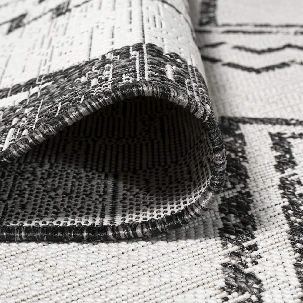 Marokko Diamond Tribal Medallion Indoor/Outdoor Area Rug. Picture 6