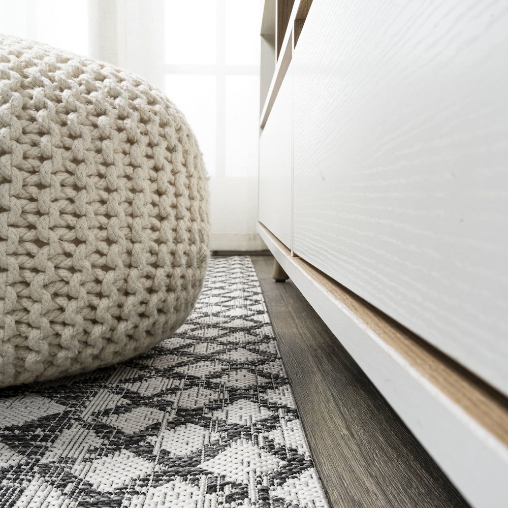 Marokko Diamond Tribal Medallion Indoor/Outdoor Area Rug. Picture 7