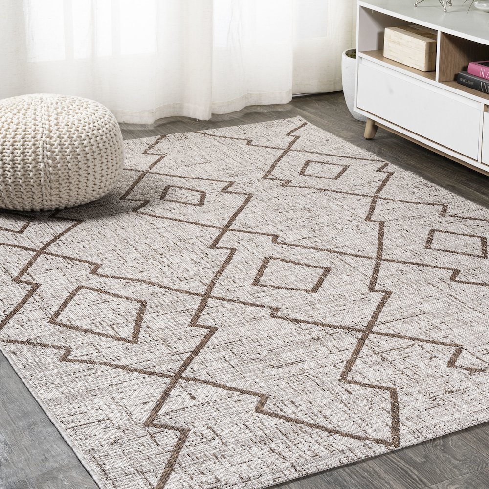 Carwa Tribal Diamond Trellis Indoor/Outdoor Area Rug. Picture 2