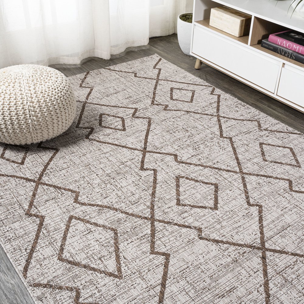 Carwa Tribal Diamond Trellis Indoor/Outdoor Area Rug. Picture 4