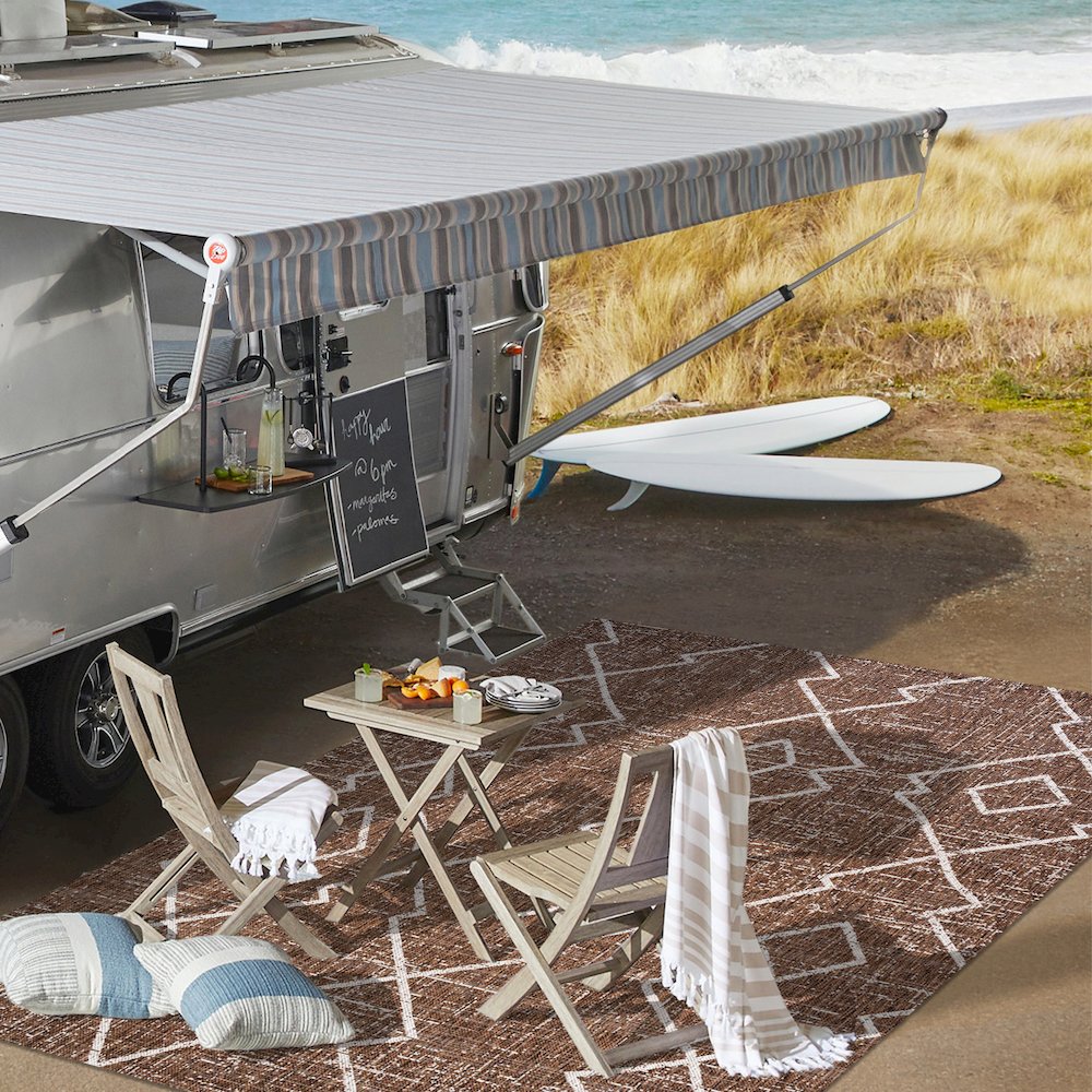 Carwa Tribal Diamond Trellis Indoor/Outdoor Area Rug. Picture 9