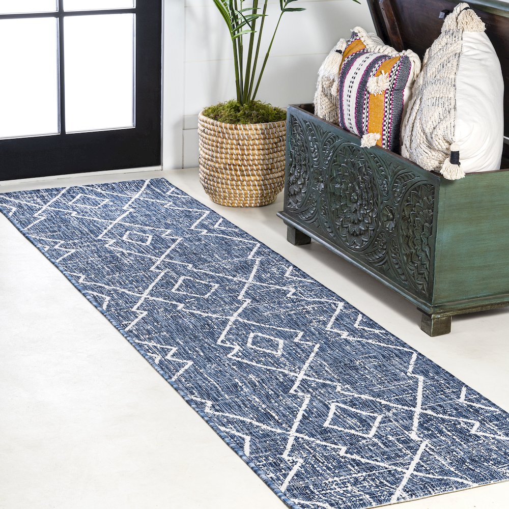 Carwa Tribal Diamond Trellis Indoor/Outdoor Area Rug. Picture 2