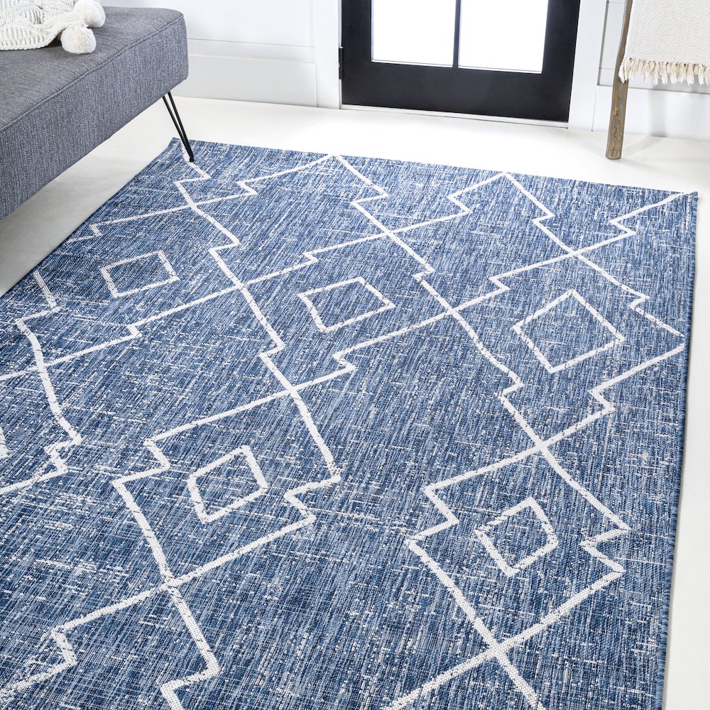 Carwa Tribal Diamond Trellis Indoor/Outdoor Area Rug. Picture 2