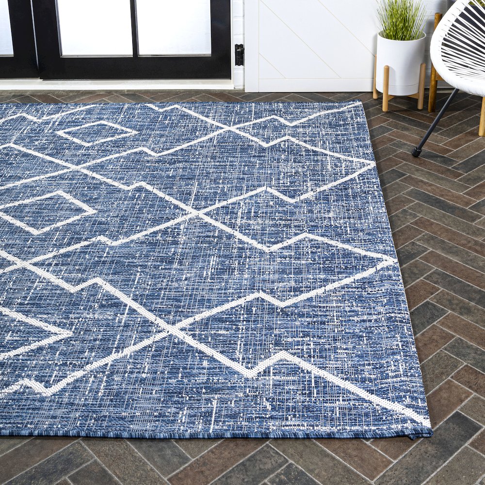 Carwa Tribal Diamond Trellis Indoor/Outdoor Area Rug. Picture 7