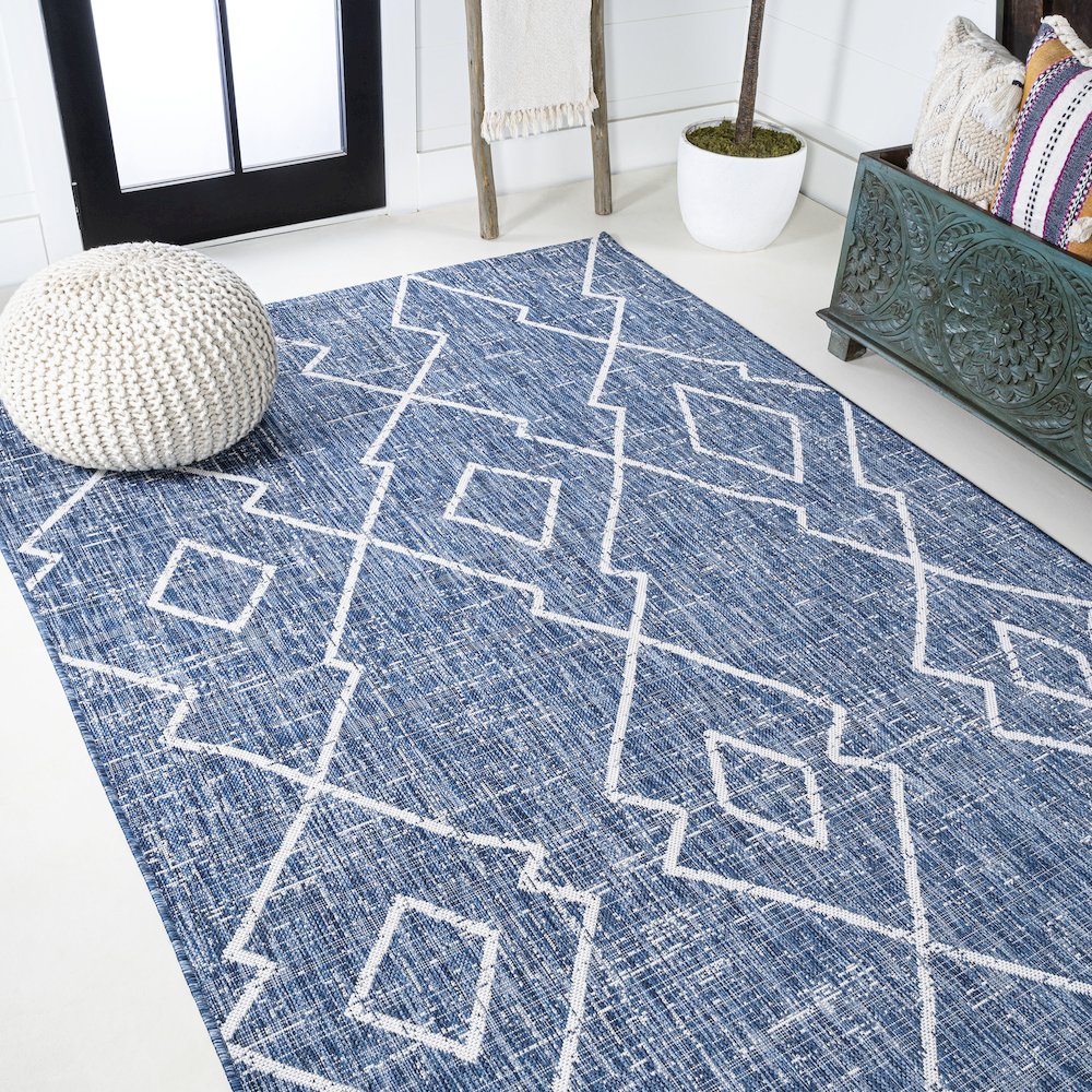 Carwa Tribal Diamond Trellis Indoor/Outdoor Area Rug. Picture 4