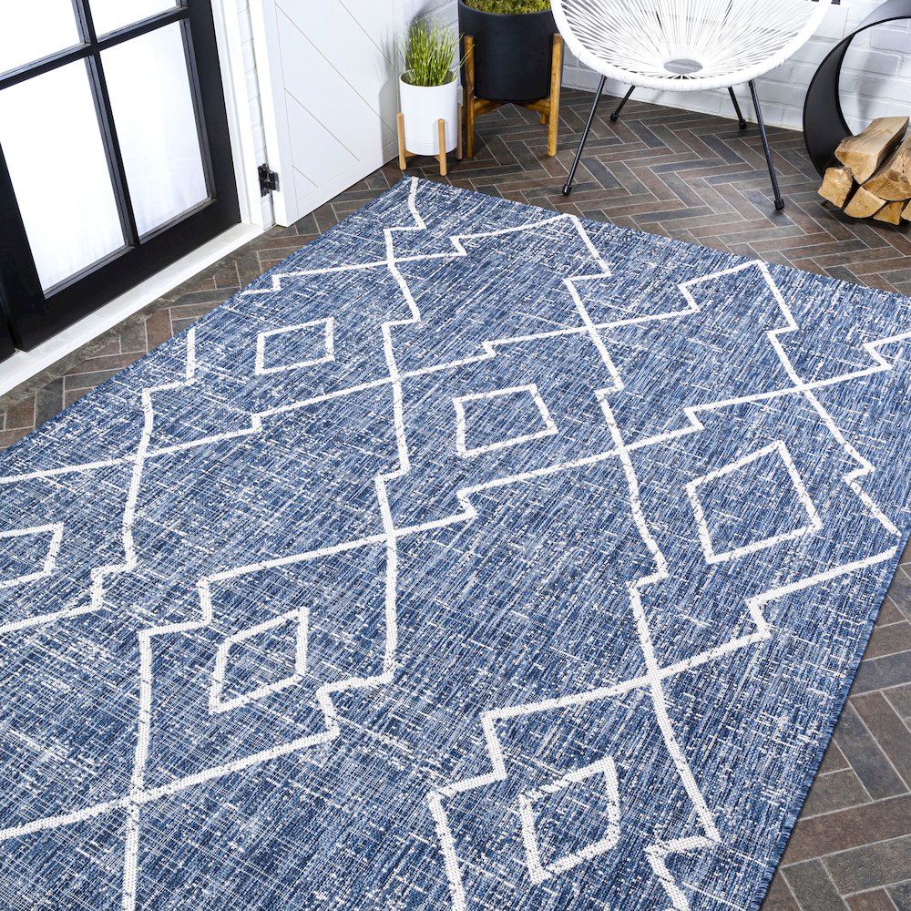 Carwa Tribal Diamond Trellis Indoor/Outdoor Area Rug. Picture 8