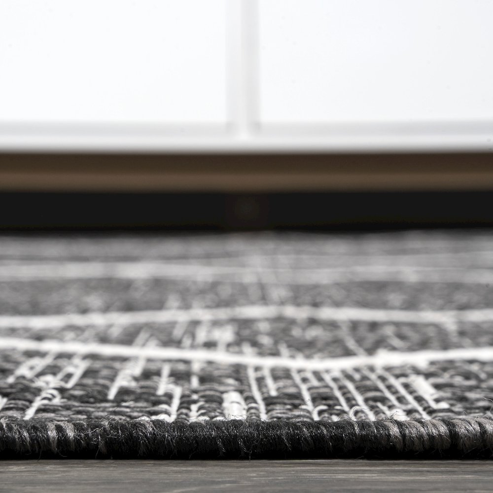 Carwa Tribal Diamond Trellis Indoor/Outdoor Area Rug. Picture 11