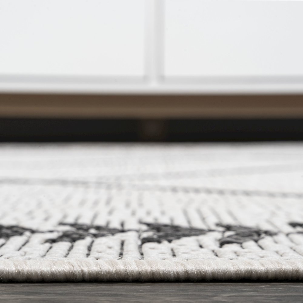 Derya Tribal Diamond Trellis Indoor/Outdoor Area Rug. Picture 11