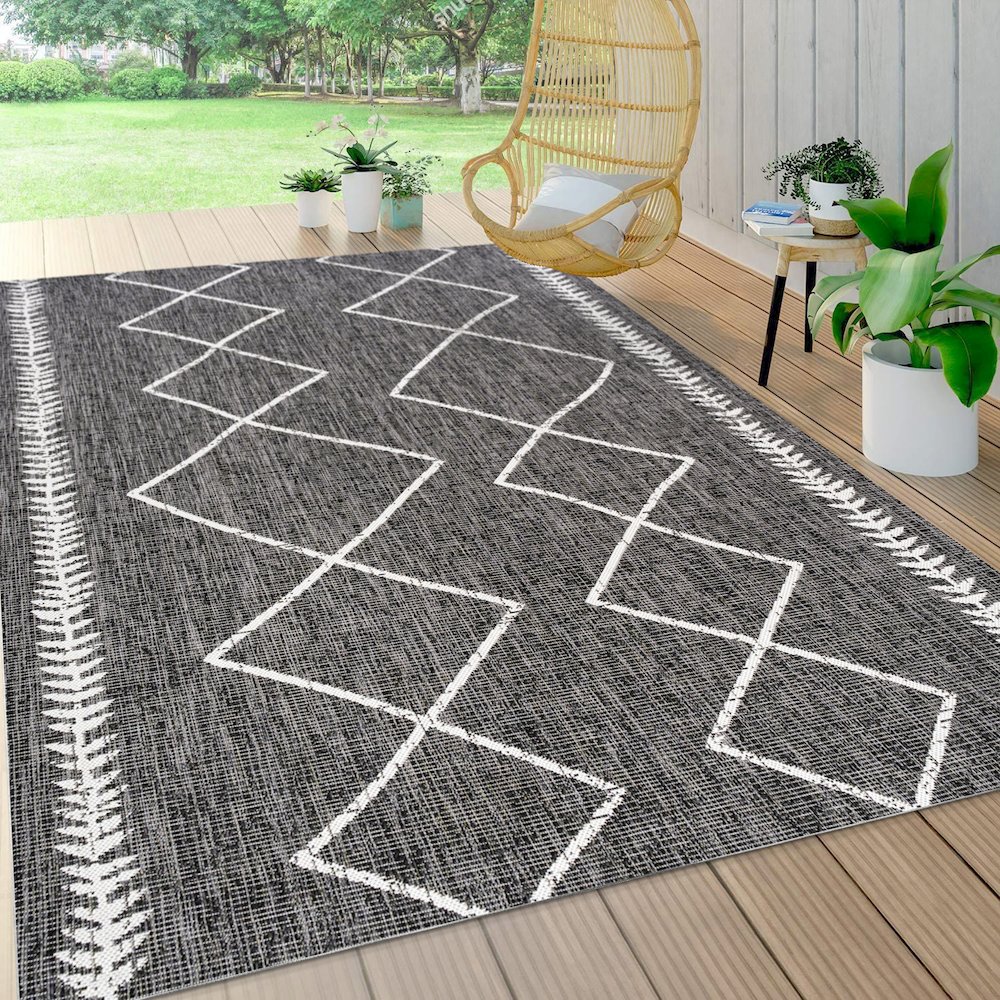 Derya Tribal Diamond Trellis Indoor/Outdoor Area Rug. Picture 6