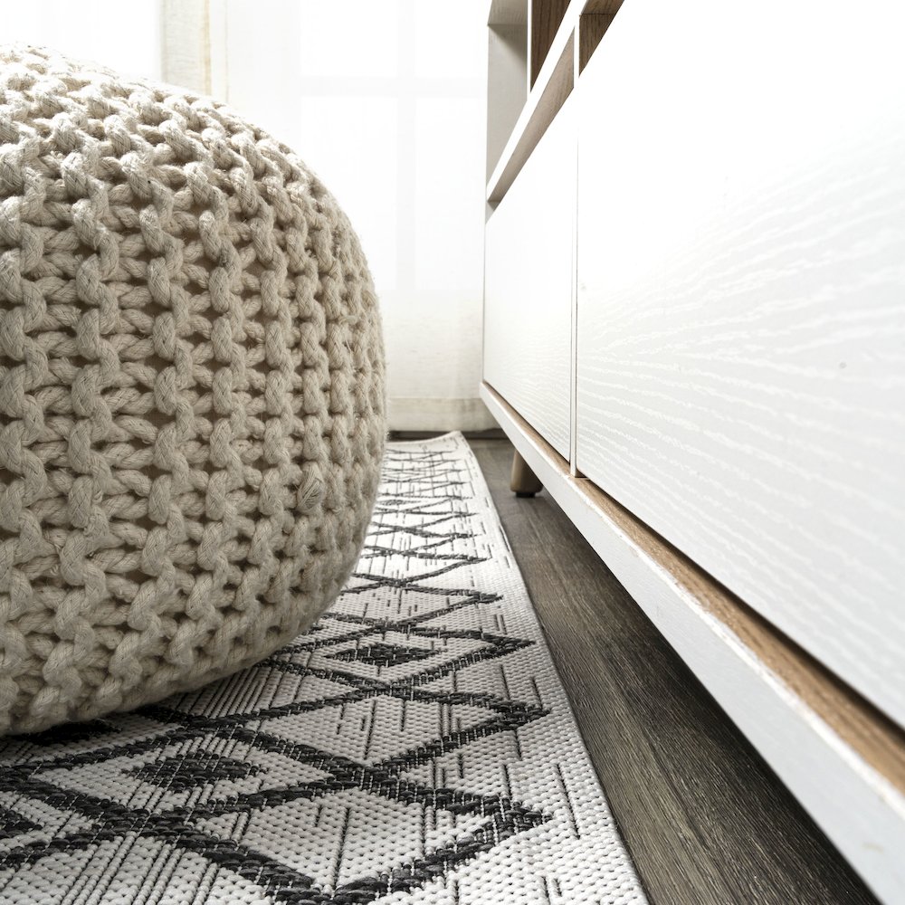 Tokay Bohemian Geometric Indoor/Outdoor Area Rug. Picture 7