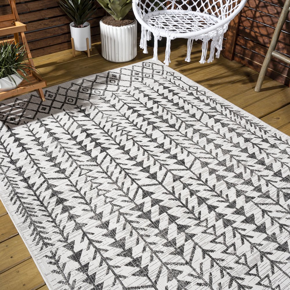 Tokay Bohemian Geometric Indoor/Outdoor Area Rug. Picture 9