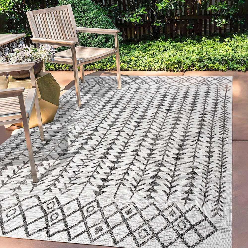 Tokay Bohemian Geometric Indoor/Outdoor Area Rug. Picture 6