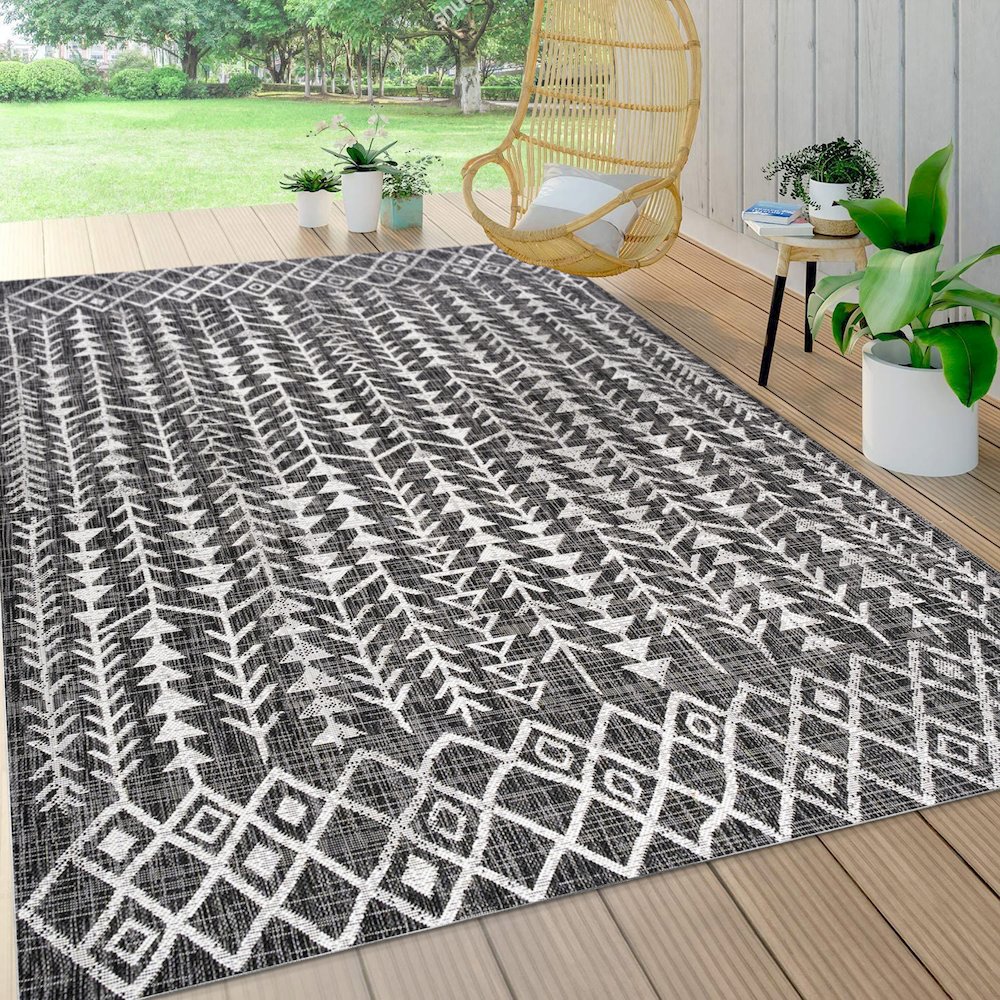 Tokay Bohemian Geometric Indoor/Outdoor Area Rug. Picture 6