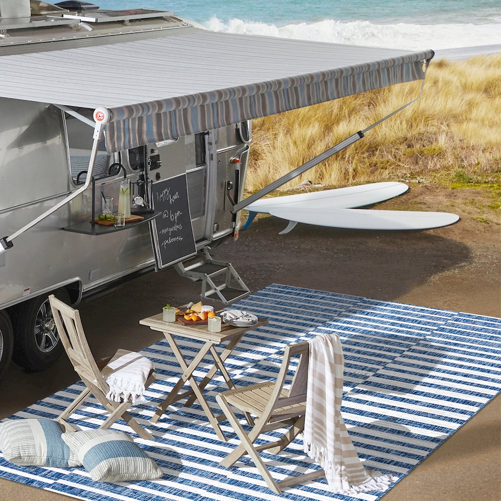 Sukie Modern Offset Stripe Indoor/Outdoor Area Rug. Picture 9