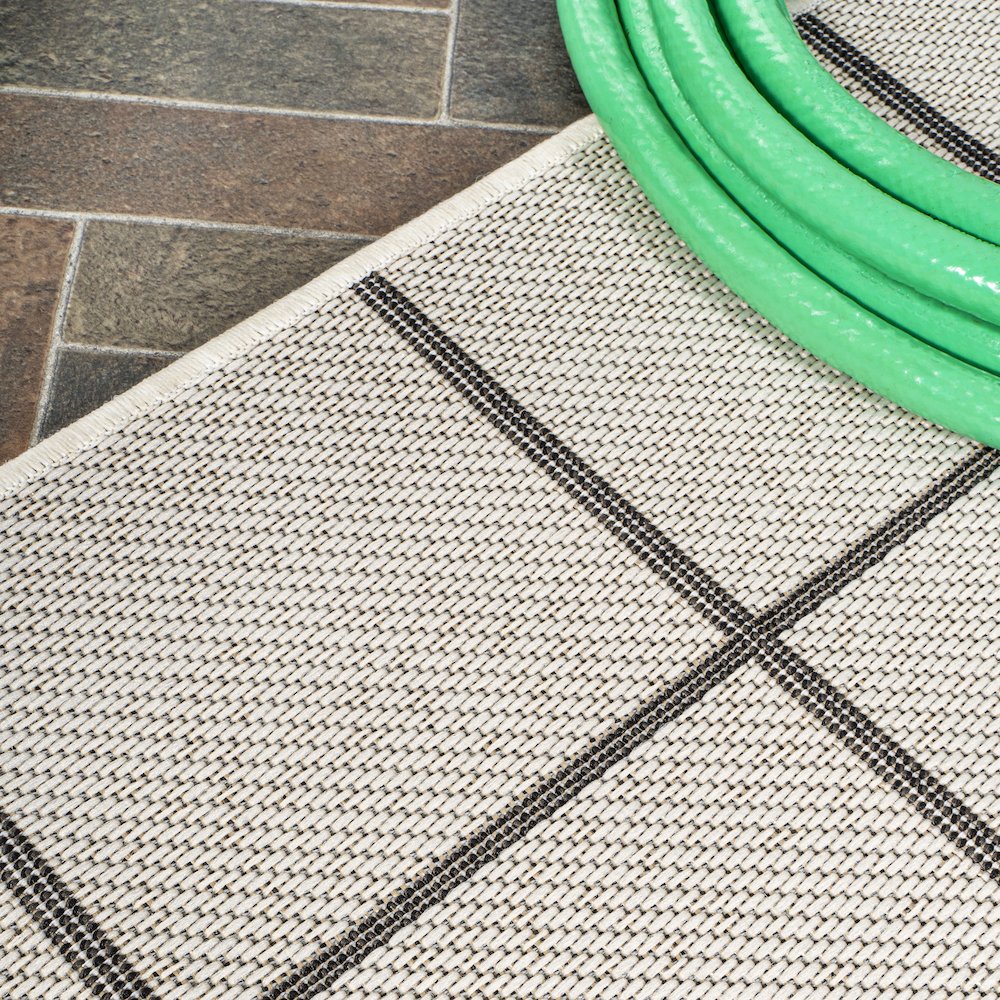 Grid Modern Squares Indoor/Outdoor Area Rug. Picture 11