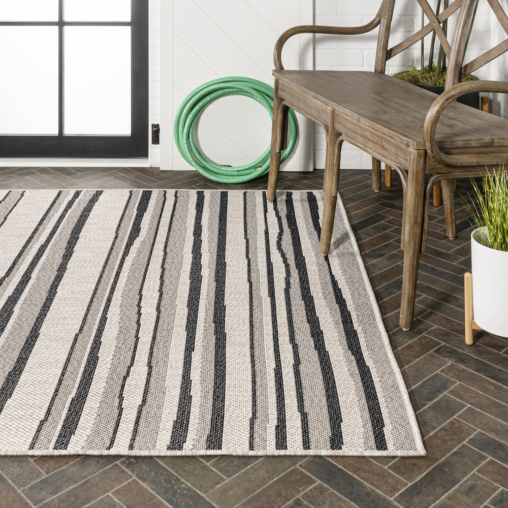 Castara Wavy Stripe Modern Indoor/Outdoor Area Rug. Picture 7