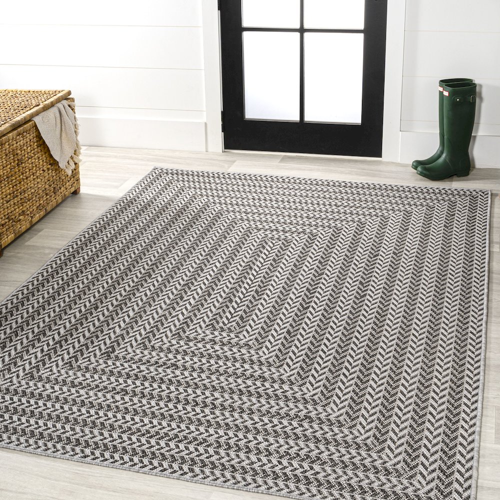 Chevron Modern Concentric Squares Indoor/Outdoor Area Rug. Picture 2
