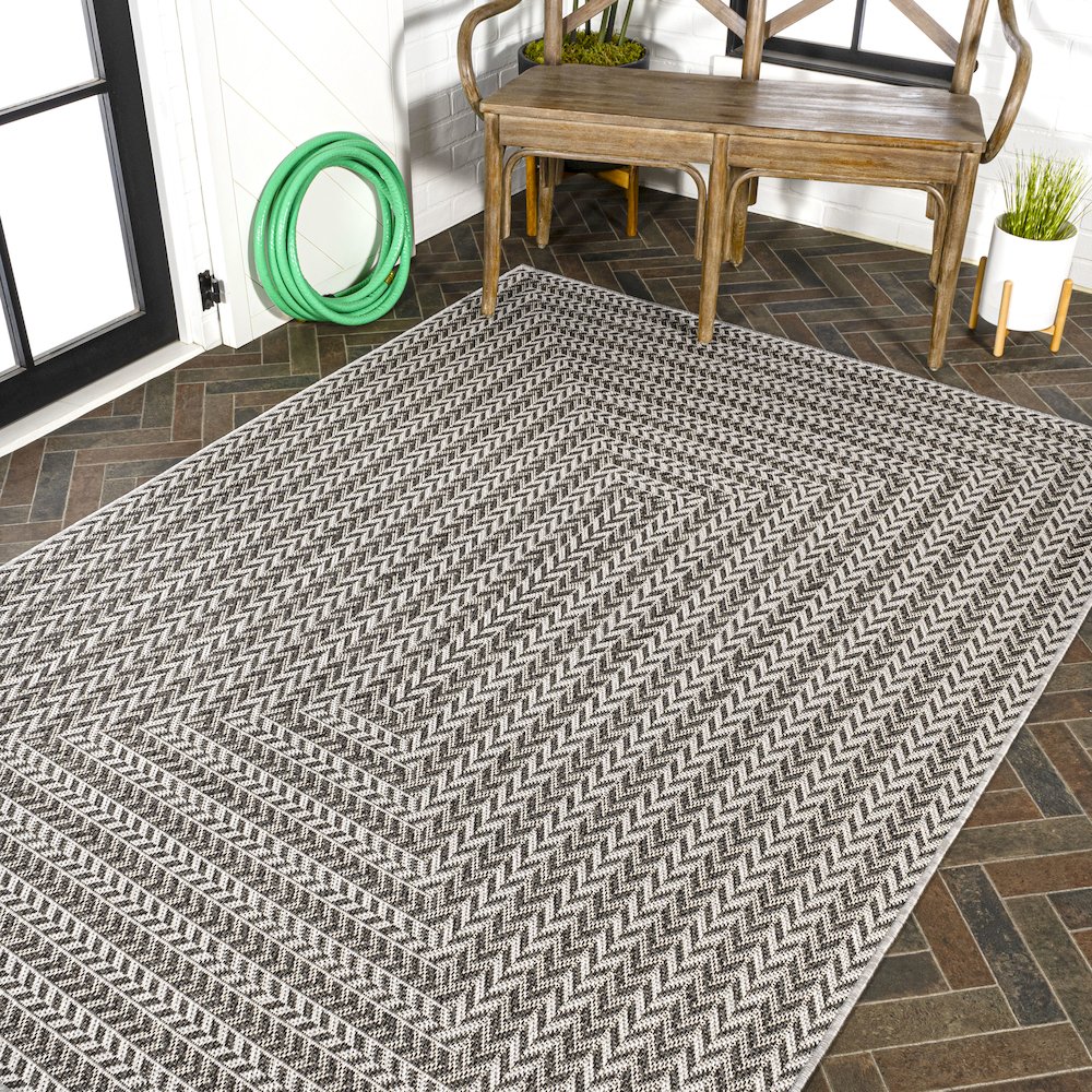 Chevron Modern Concentric Squares Indoor/Outdoor Area Rug. Picture 8