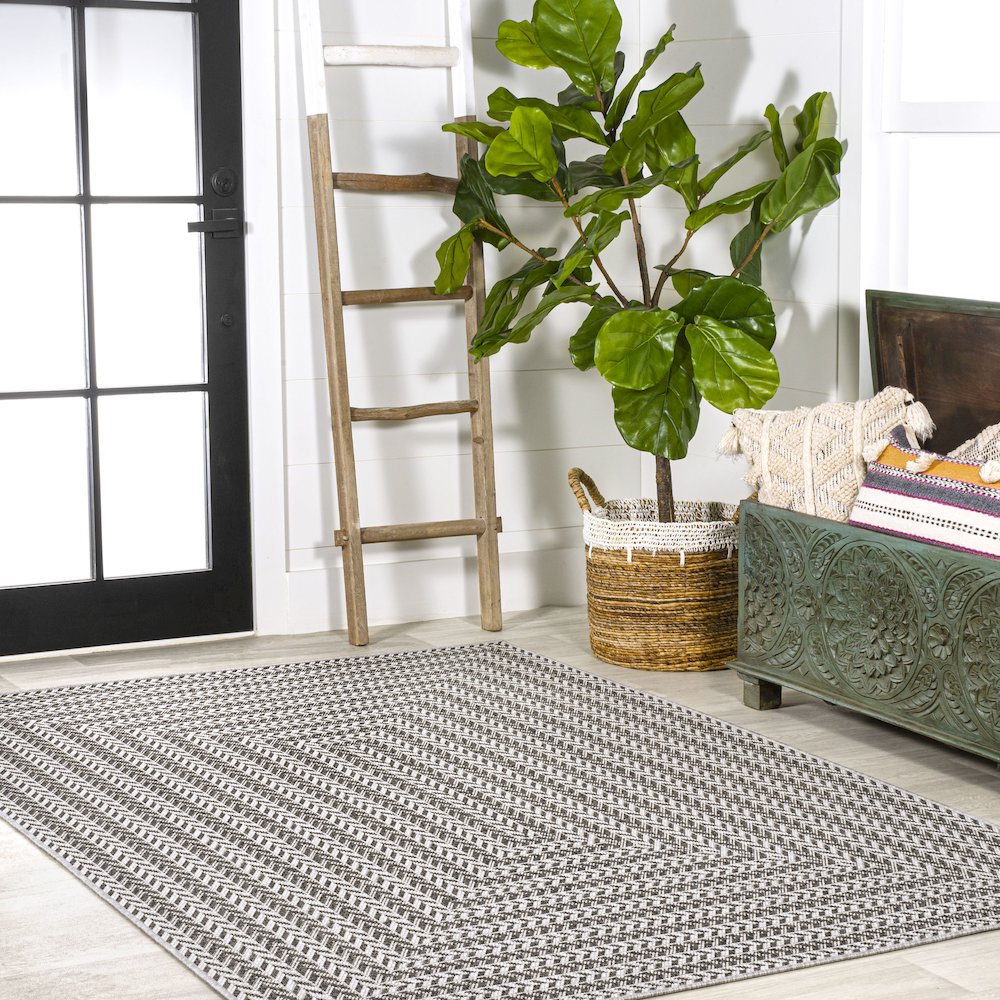 Chevron Modern Concentric Squares Indoor/Outdoor Area Rug. Picture 5