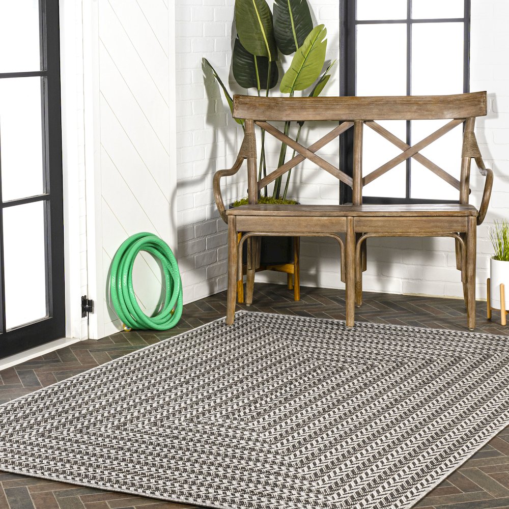 Chevron Modern Concentric Squares Indoor/Outdoor Area Rug. Picture 9