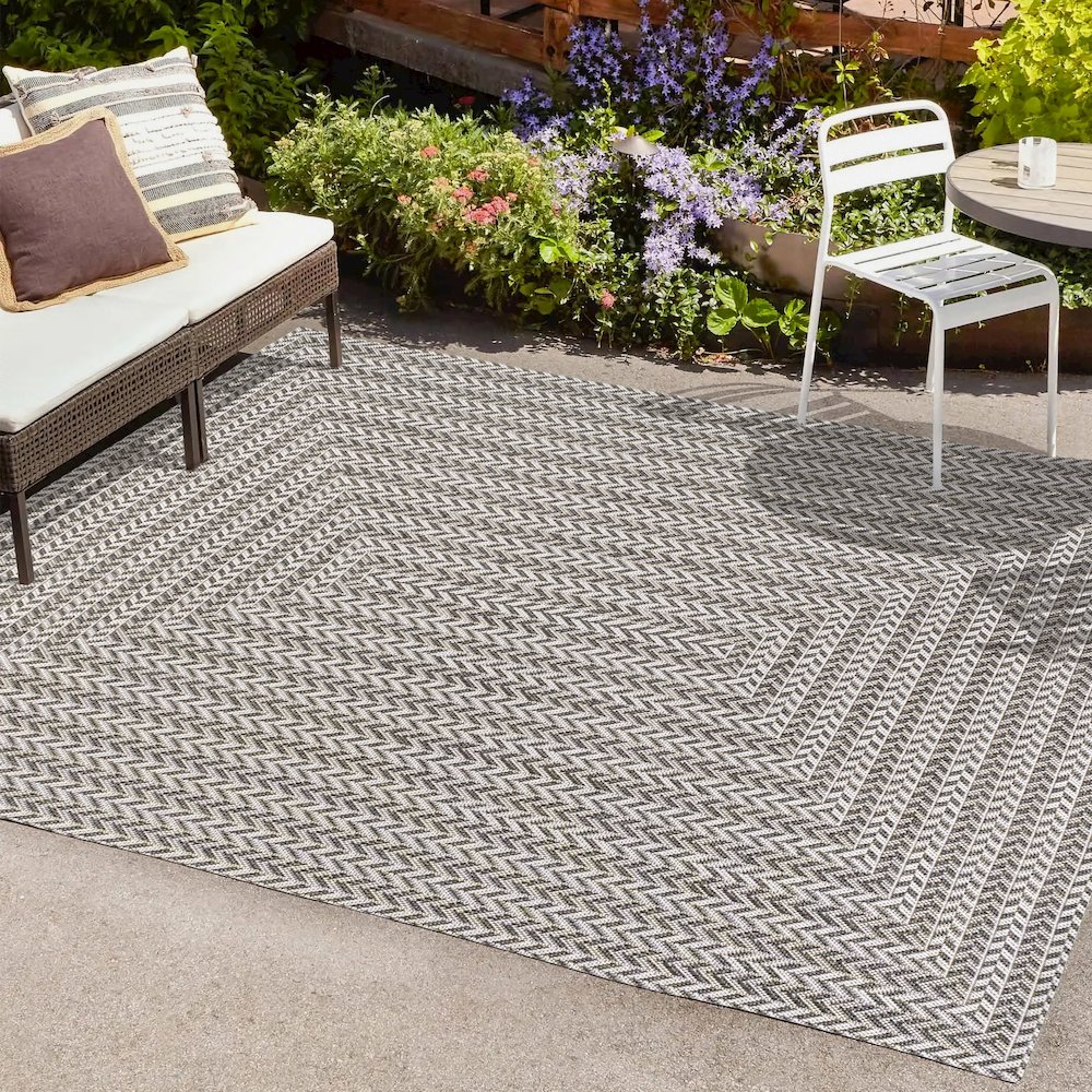 Chevron Modern Concentric Squares Indoor/Outdoor Area Rug. Picture 6