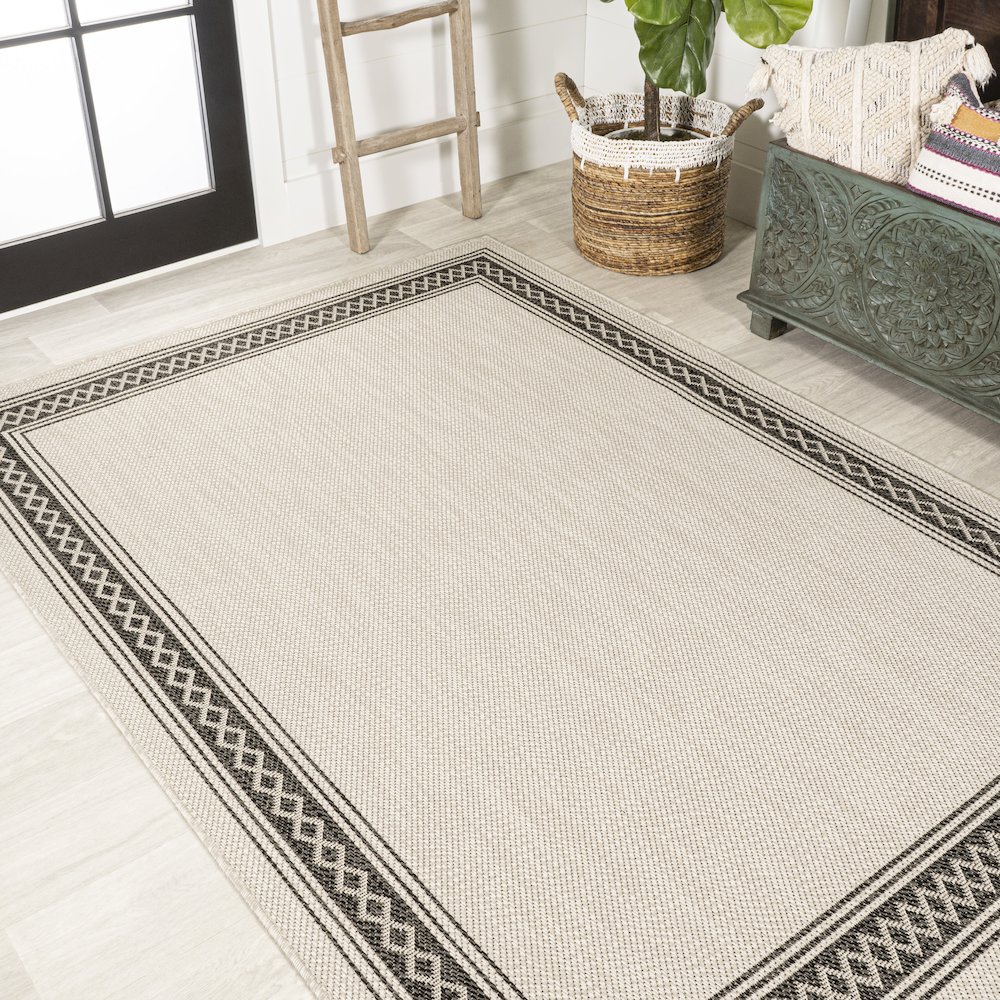 Lucia Classic Diamond Border Indoor/Outdoor Area Rug. Picture 4