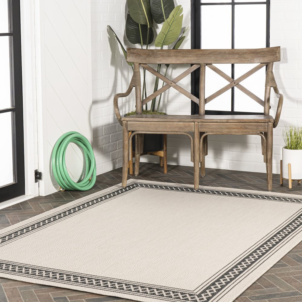 Lucia Classic Diamond Border Indoor/Outdoor Area Rug. Picture 9