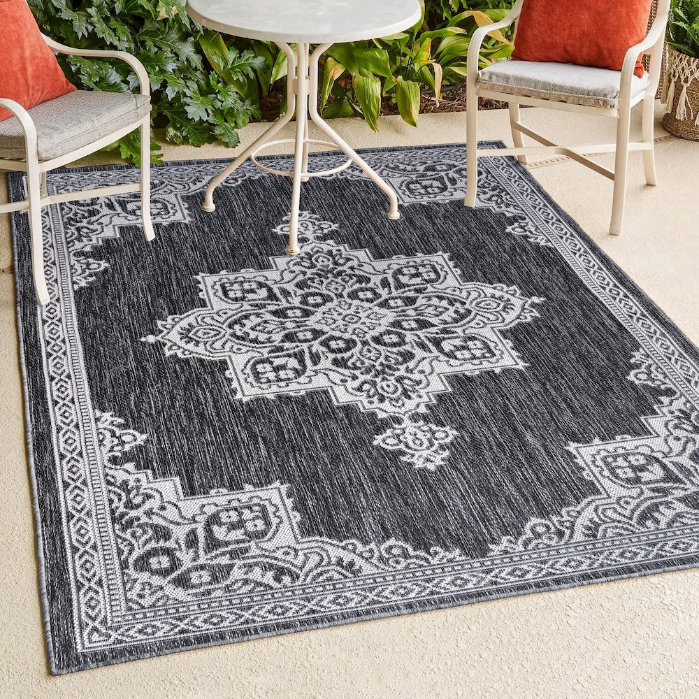 Vintage Casual Medallion Dark Gray/Cream 4 ft. x 6 ft. Indoor/Outdoor Area Rug. Picture 3