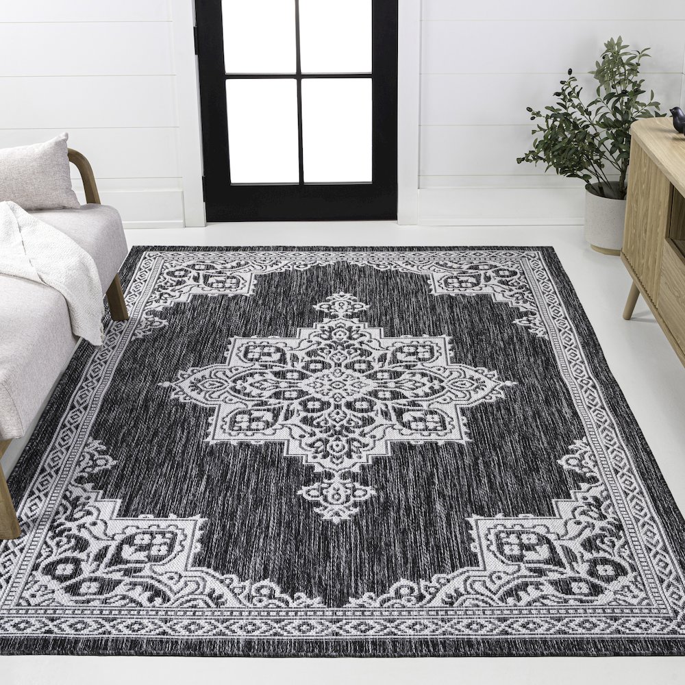 Vintage Casual Medallion Dark Gray/Cream 4 ft. x 6 ft. Indoor/Outdoor Area Rug. Picture 2