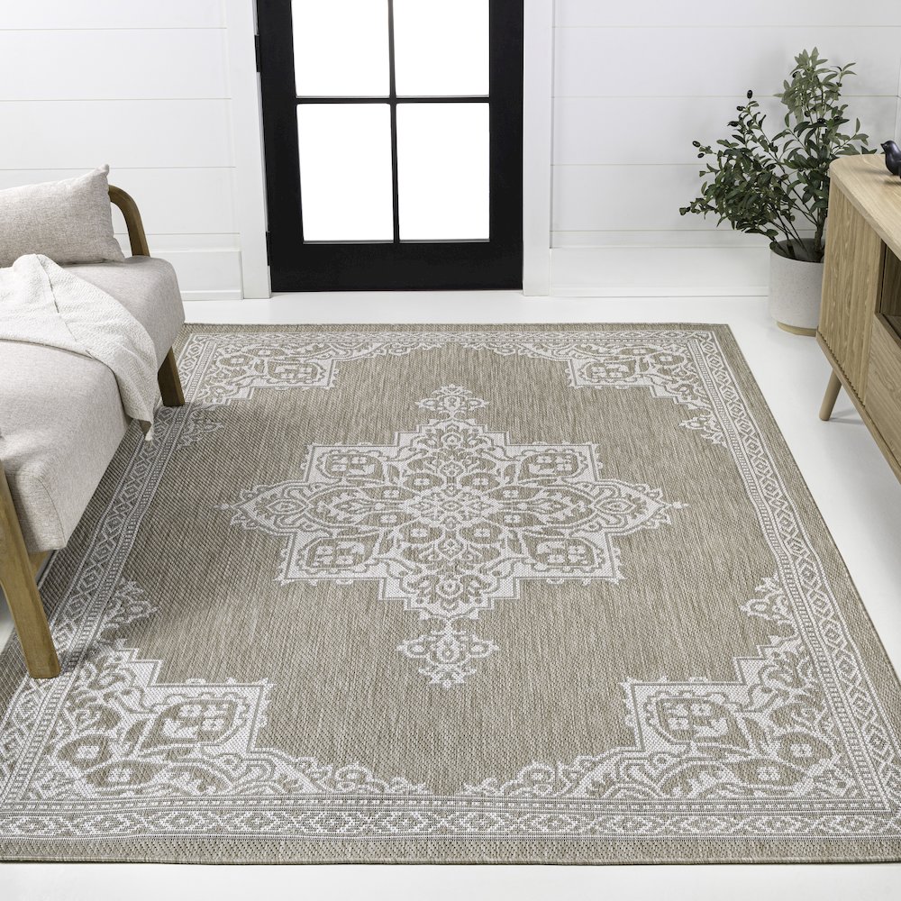 Arden Vintage Casual Medallion Beige/Cream 4 ft. x 6 ft. Indoor/Outdoor Area Rug. Picture 2