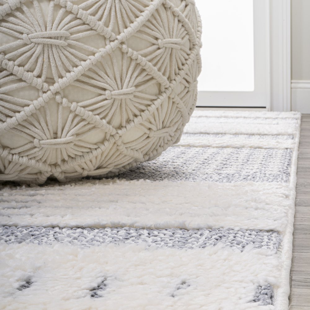 Kerstin Geometric High-Low Area Rug. Picture 8