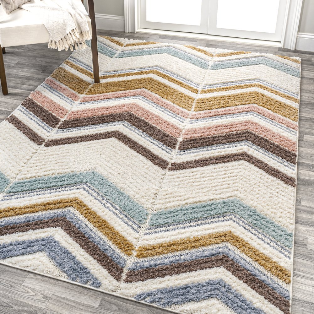 Elin Chevron High-Low Area Rug. Picture 2