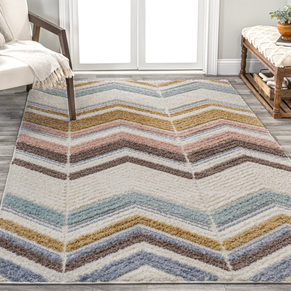 Elin Chevron High-Low Area Rug. Picture 4