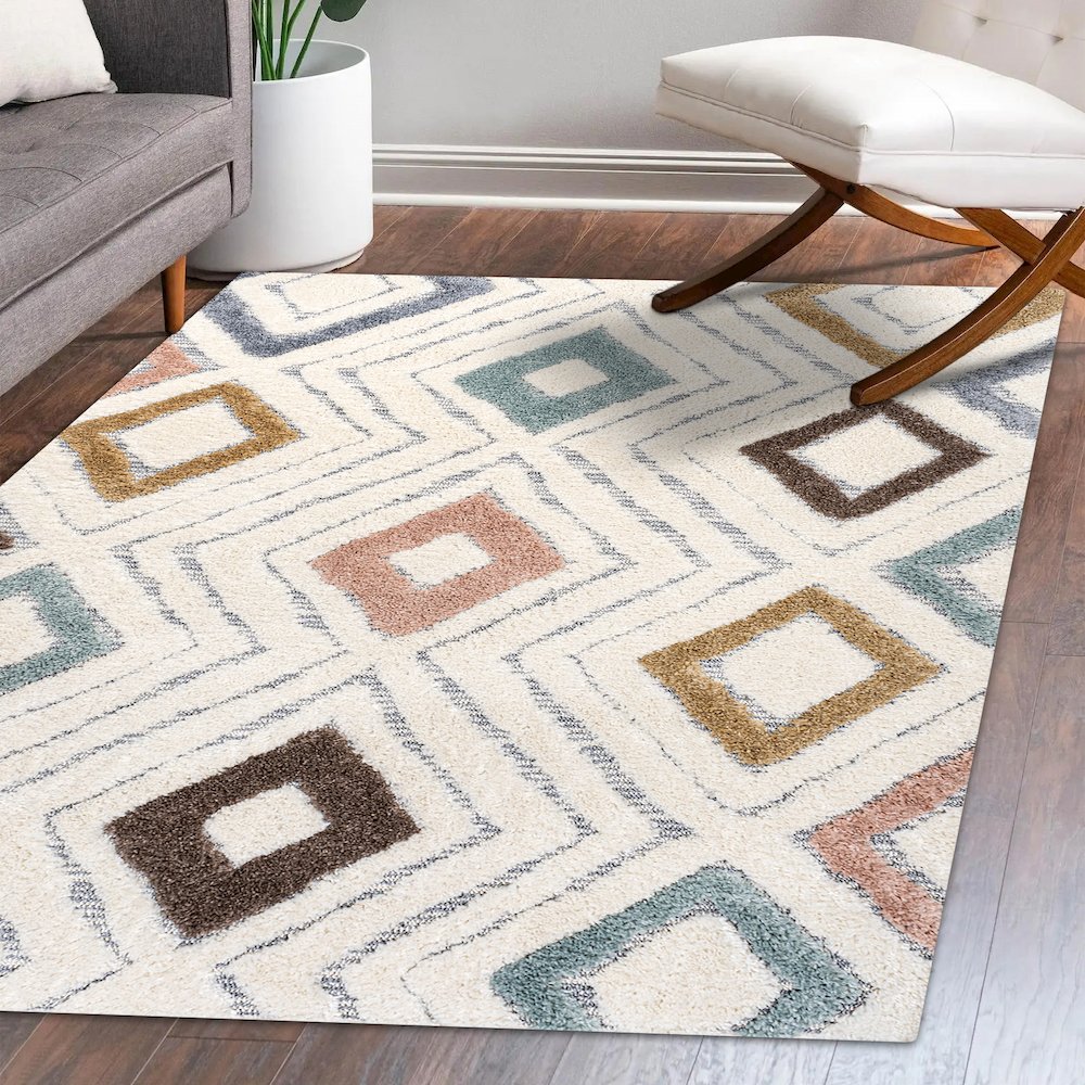 Amira Diamond Tribal High-Low Area Rug. Picture 10