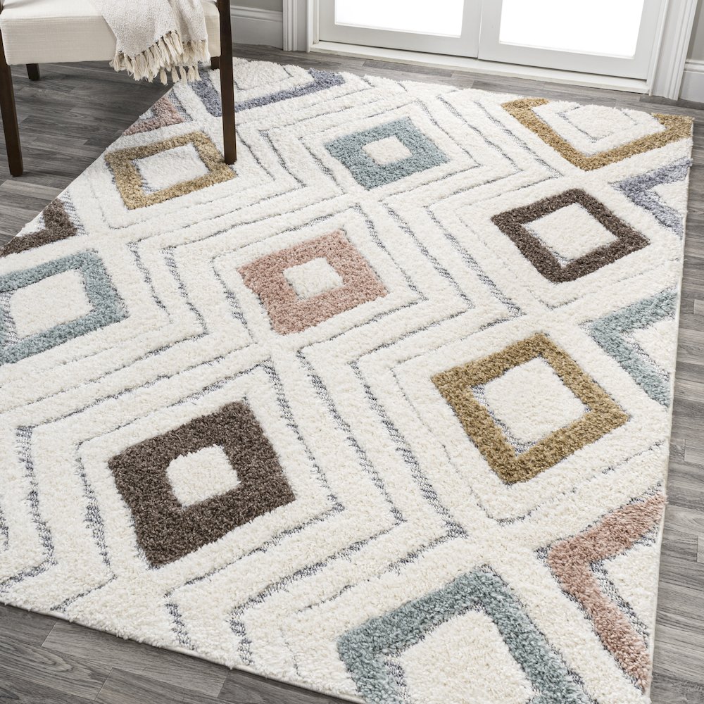 Amira Diamond Tribal High-Low Area Rug. Picture 2