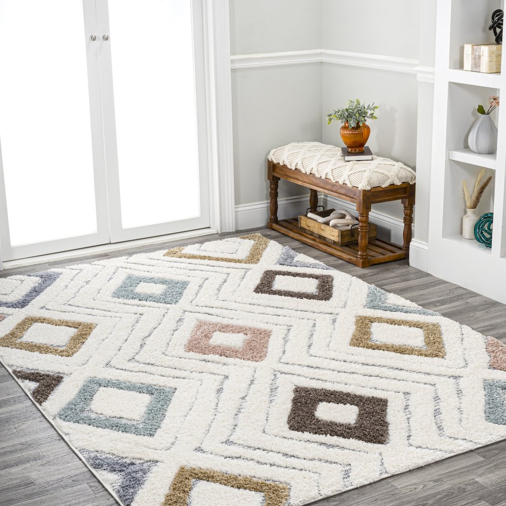 Amira Diamond Tribal High-Low Area Rug. Picture 5