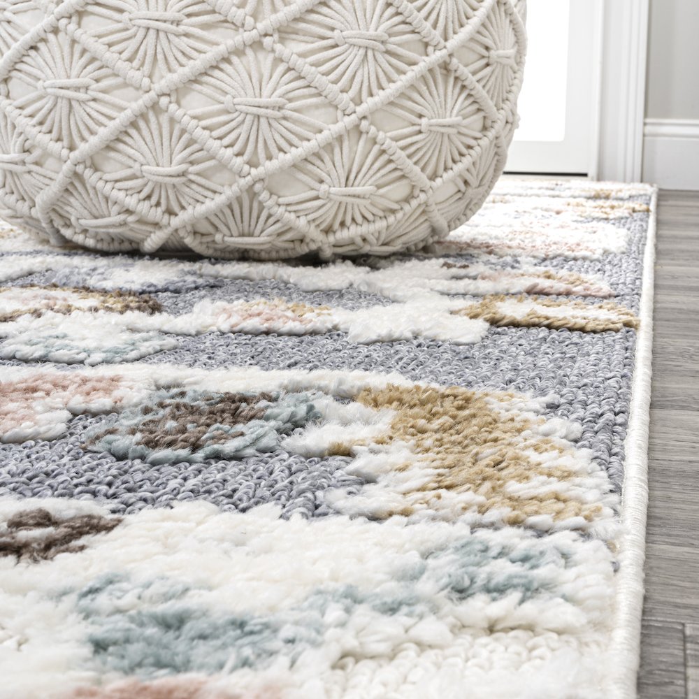 Aziza Persian Medallion High-Low Area Rug. Picture 8