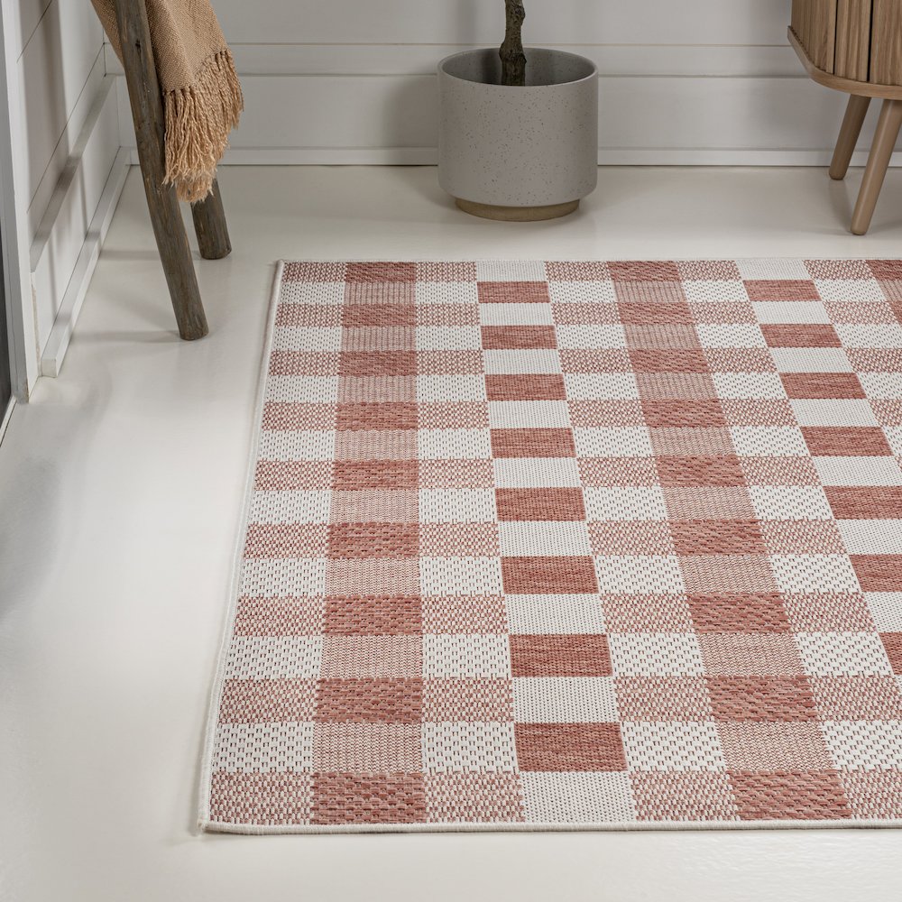 Darcy Traditional Geometric Bold Gingham Indoor/Outdoor Area Rug. Picture 1