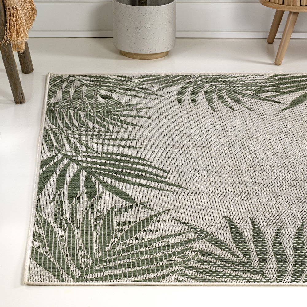 Isla Coastal Cottage Palm Frond Border Indoor/Outdoor Area Rug. Picture 1