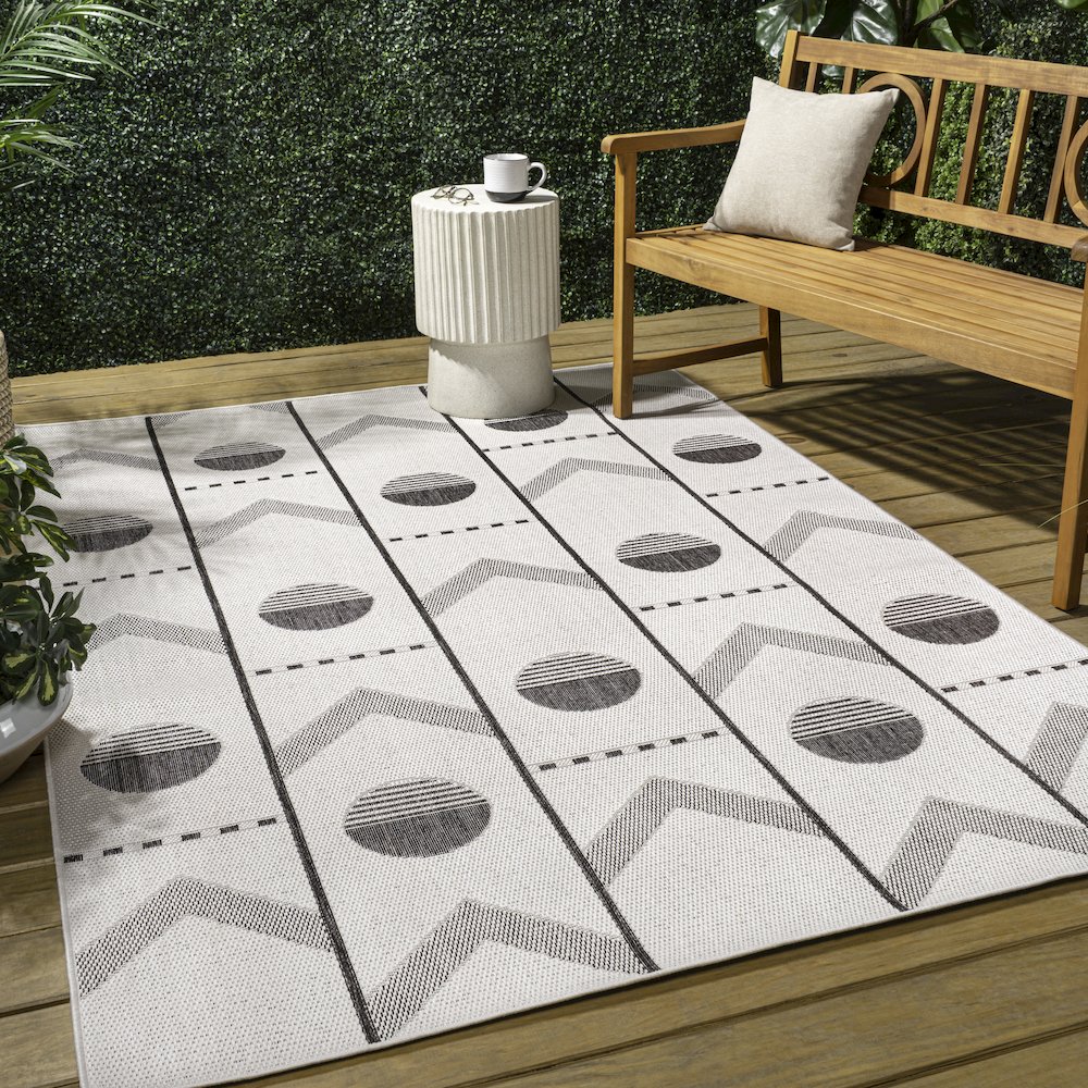 Soren Modern Geometric Cream/Black 4 ft. x 6 ft. Indoor/Outdoor Area Rug. Picture 4