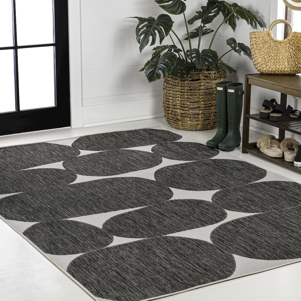 Geometric Organic Shapes Black/Cream 4 ft. x 6 ft. Indoor/Outdoor Area Rug. Picture 3
