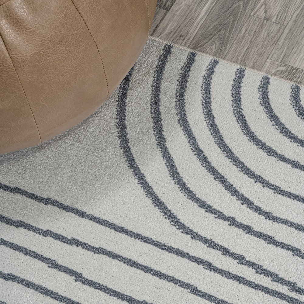 Doodle Contemporary Glam Geometric Machine-Washable Area Rug. Picture 4