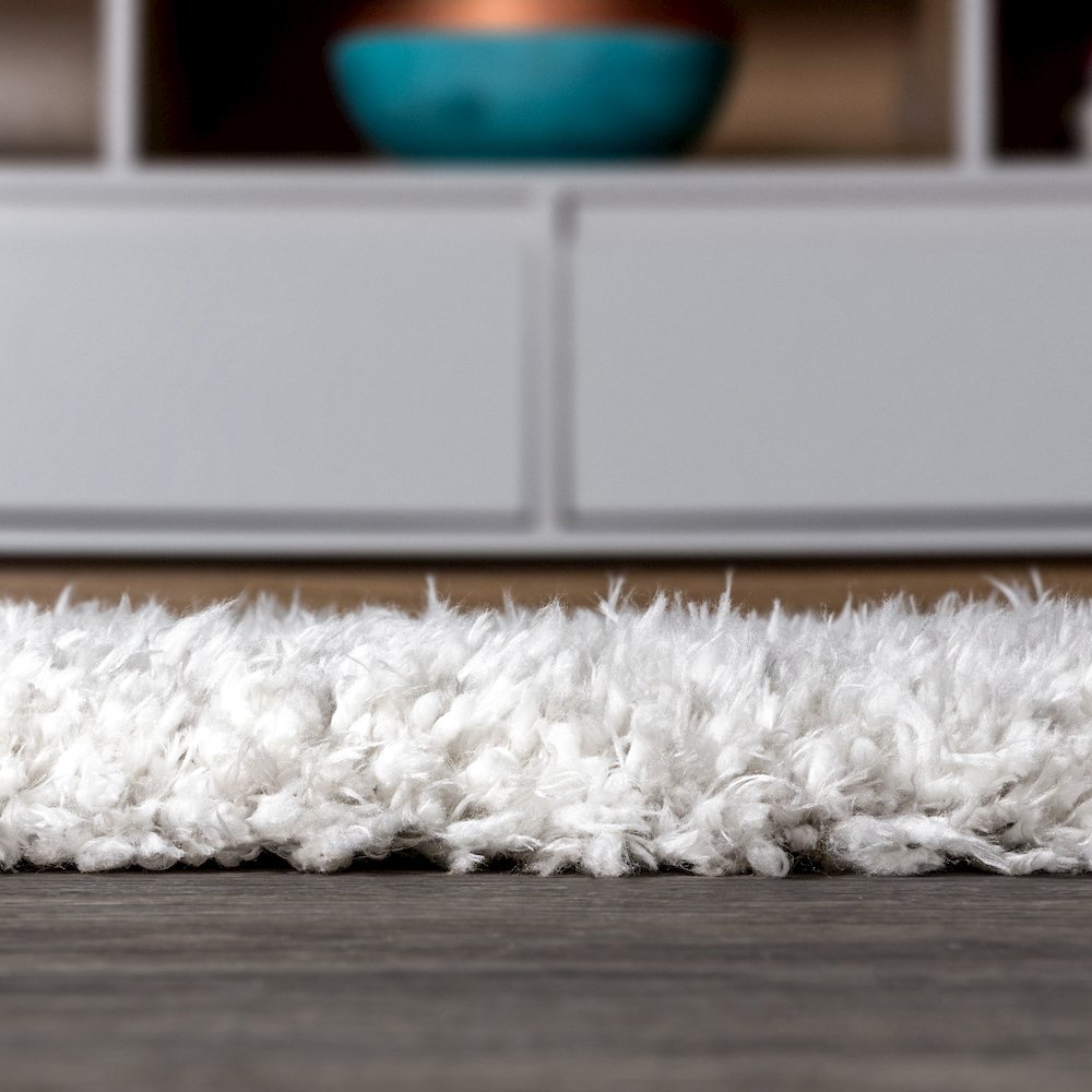 Aydin Solid Plush Shag Area Rug. Picture 10