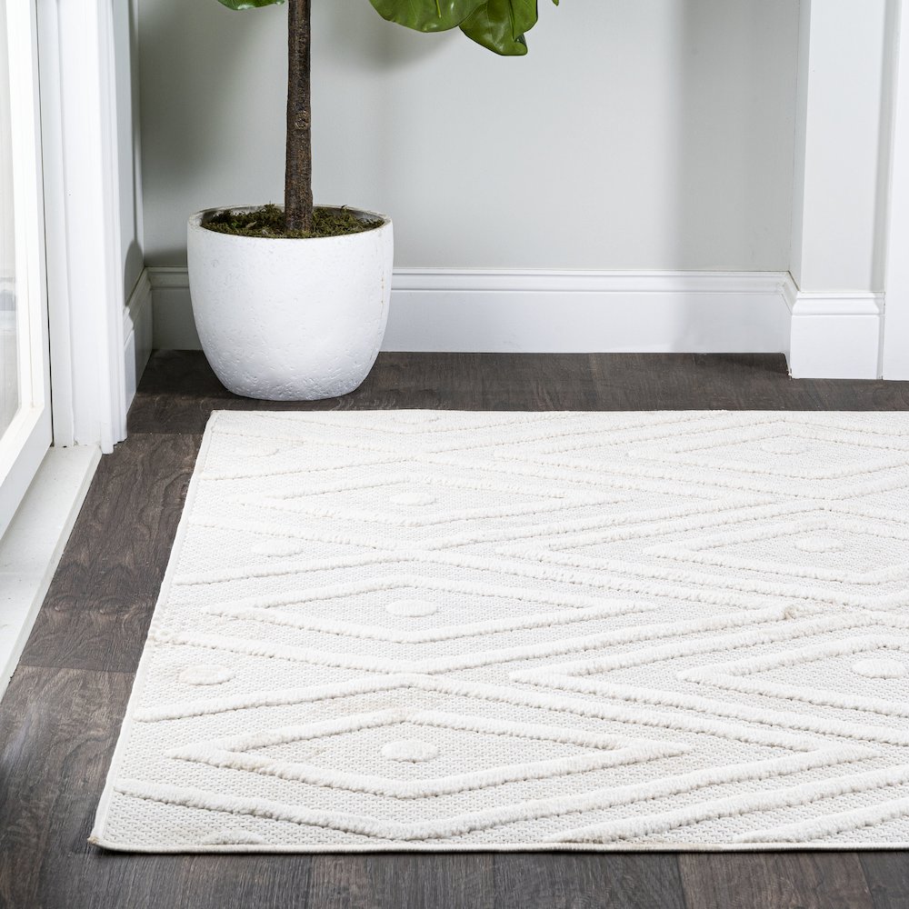 Balansat Moroccan Diamond Indoor/Outdoor Area Rug. Picture 3