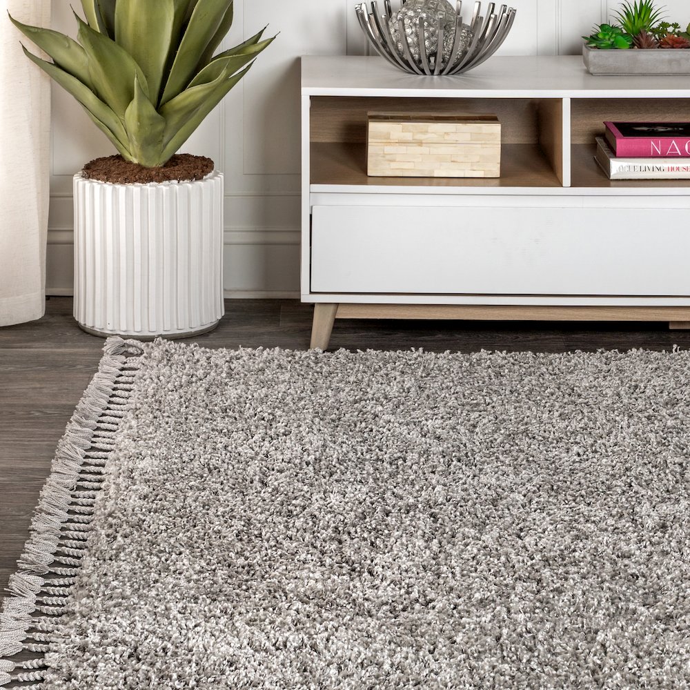Mercer Shag Plush Tassel Area Rug. Picture 3